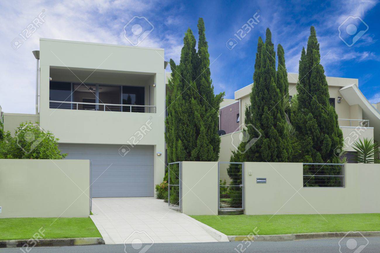 Modern Multilevel House Front With Double Garage, Pine rees ... Modern Multilevel House Front With Double Garage, Pine rees ... - ^