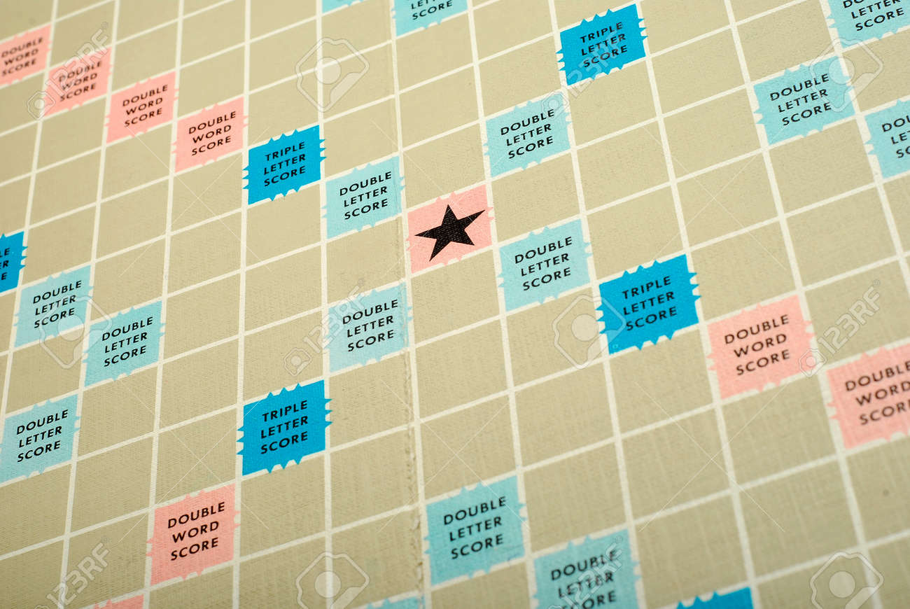 Karansebesch, Rumänien, Dezember 12., 2011 - Scrabble Brett Lizenzfreie  Fotos, Bilder Und Stock Fotografie. Image 11366659.