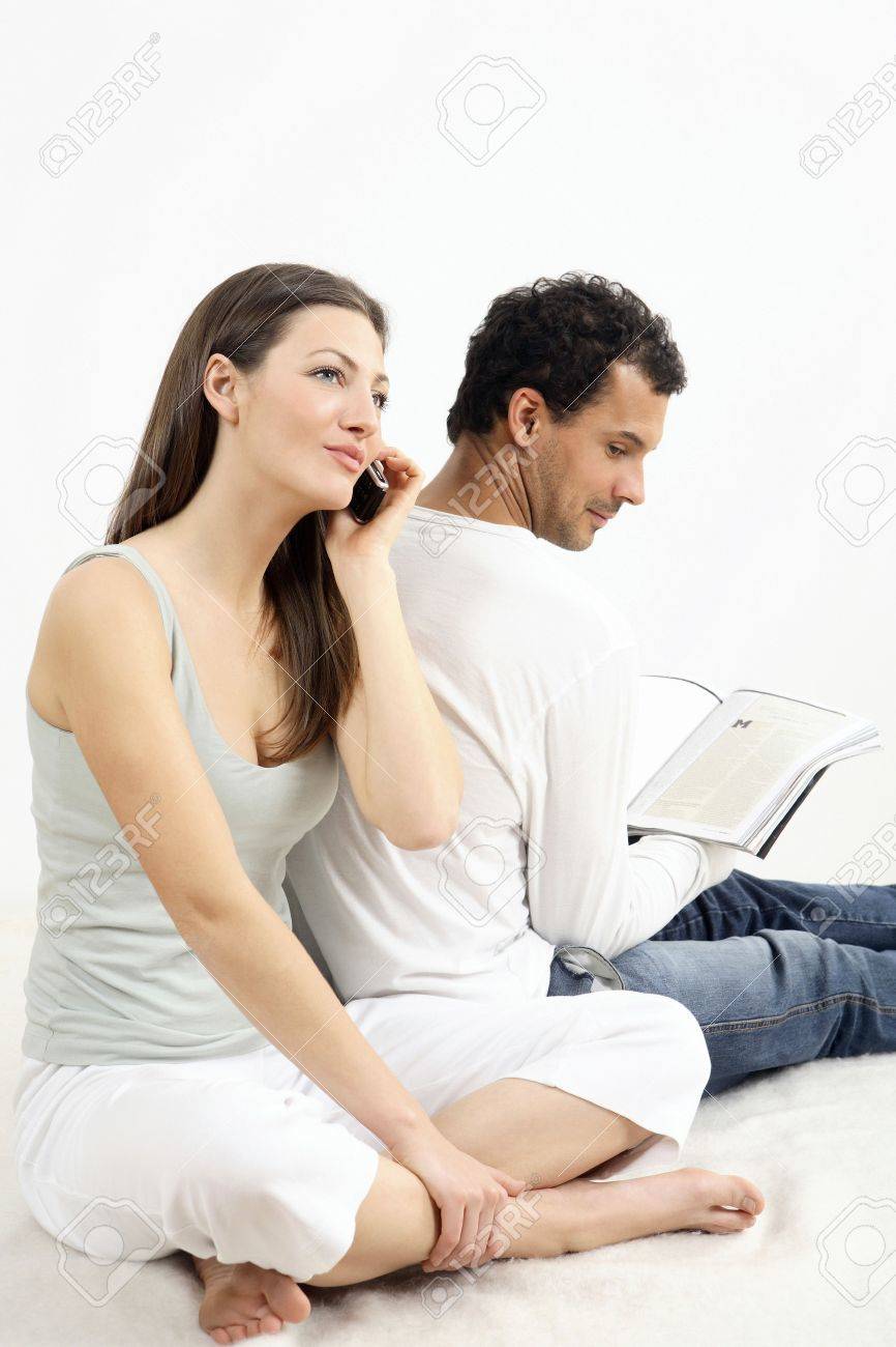 Talking on the phone while dating