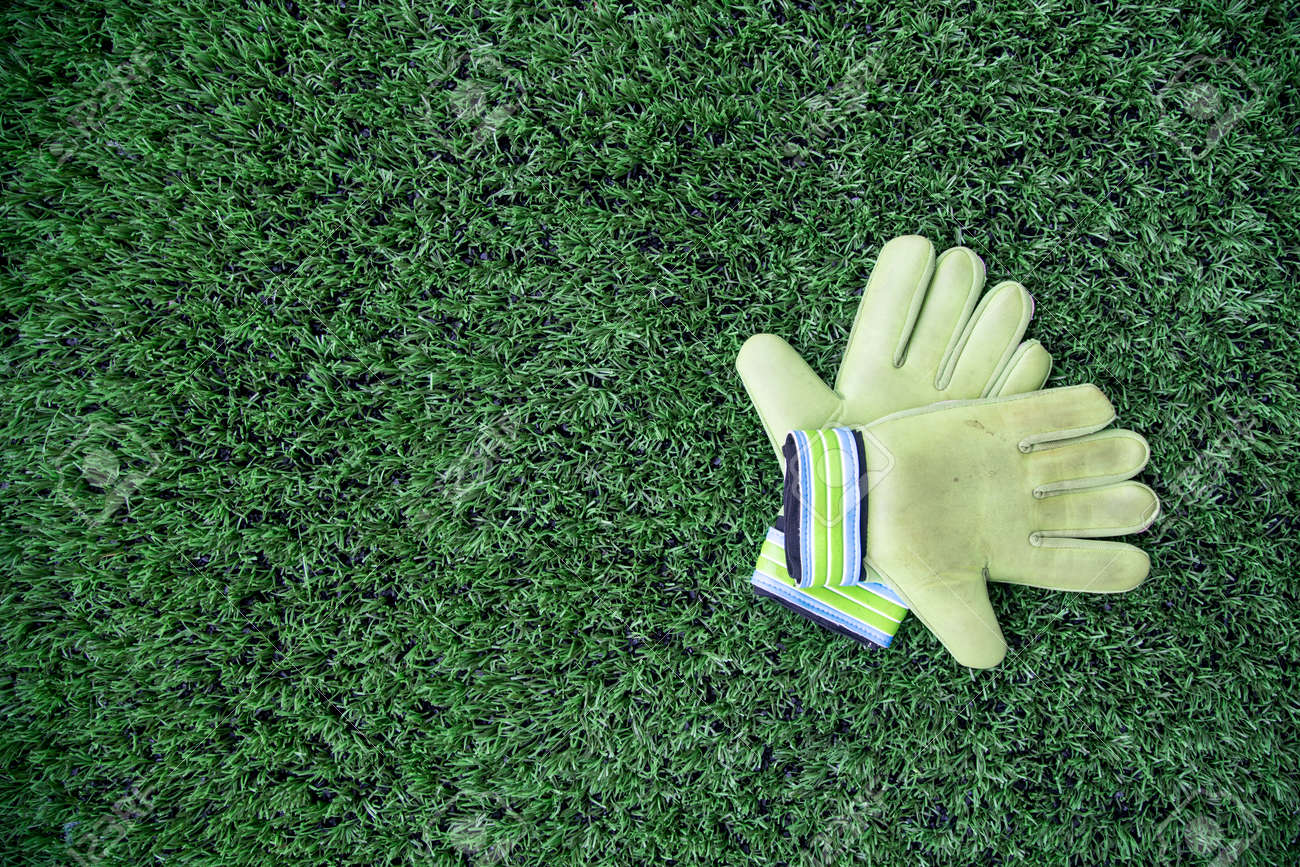 artificial grass goalkeeper gloves