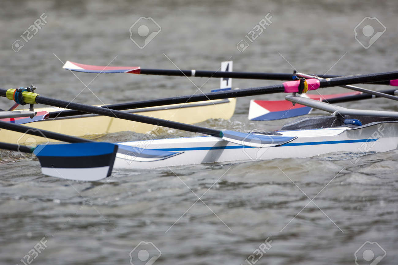 量子もつれのオールとエストニア語とアメリカが完了した後の乗組員のボートの衝突後ブレード の写真素材 画像素材 Image 量子もつれのオールとエストニア語とアメリカが完了した後の乗組員のボートの衝突後ブレード の写真素材 画像素材 Image