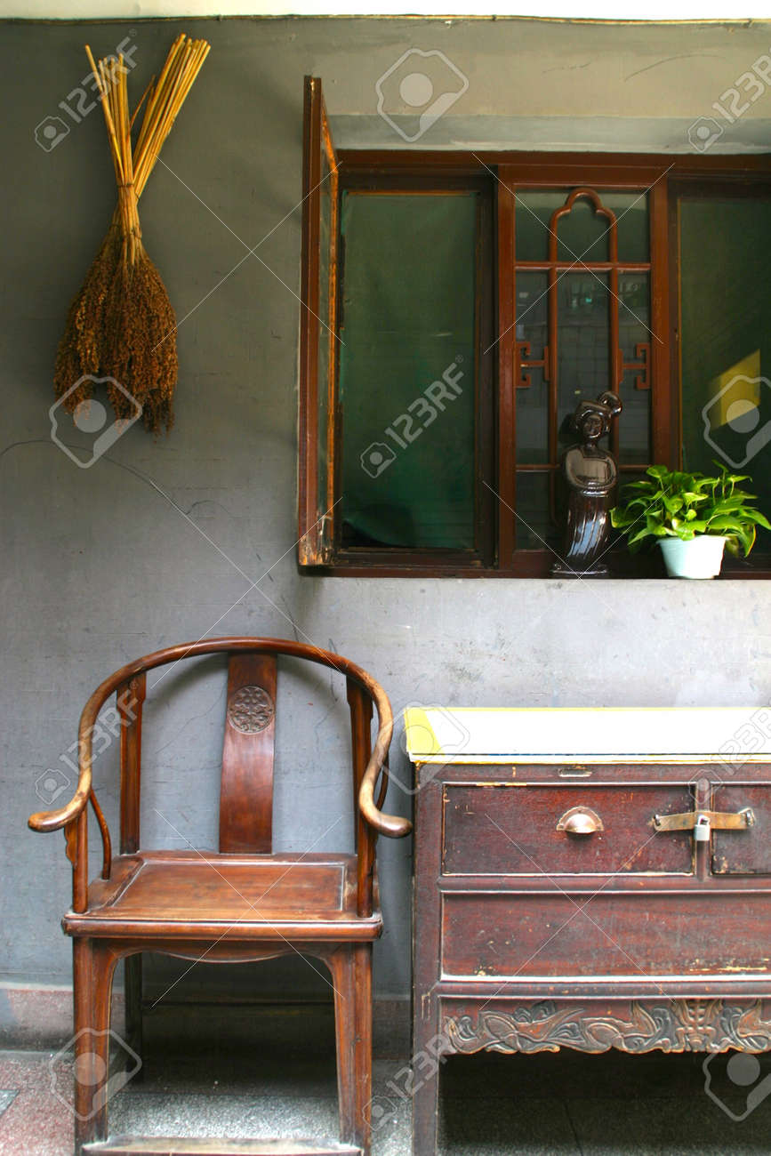 Chinesische Antike Möbel Tische Und Stühle Lizenzfreie Fotos, Bilder ... Antike möbel tische und stühle
Antike möbel tische und stühle
Chinesische Antike Möbel Tische Und Stühle Lizenzfreie Fotos, Bilder ...