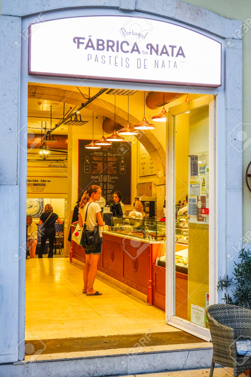 Banque d\u0027images , Boulangerie et pâtisserie célèbre à Lisbonne appelée Fabrica Nata