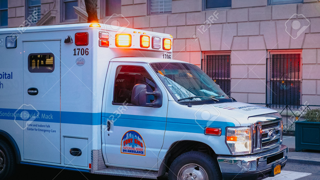 249.アメリカ　救急隊バッジ　ニューヨーク市救急隊　335 249.アメリカ 救急隊バッジ ニューヨーク市救急隊 335 ミリタリー