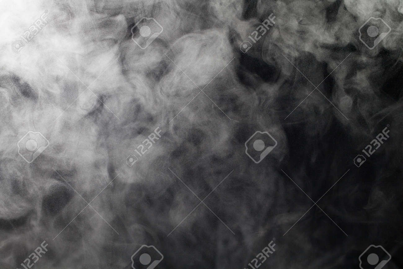 煙と黒い背景に霧 の写真素材 画像素材 Image