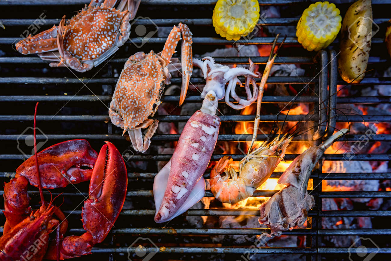 ロブスター カニ イカ 炭火焼きの海老 の写真素材 画像素材 Image