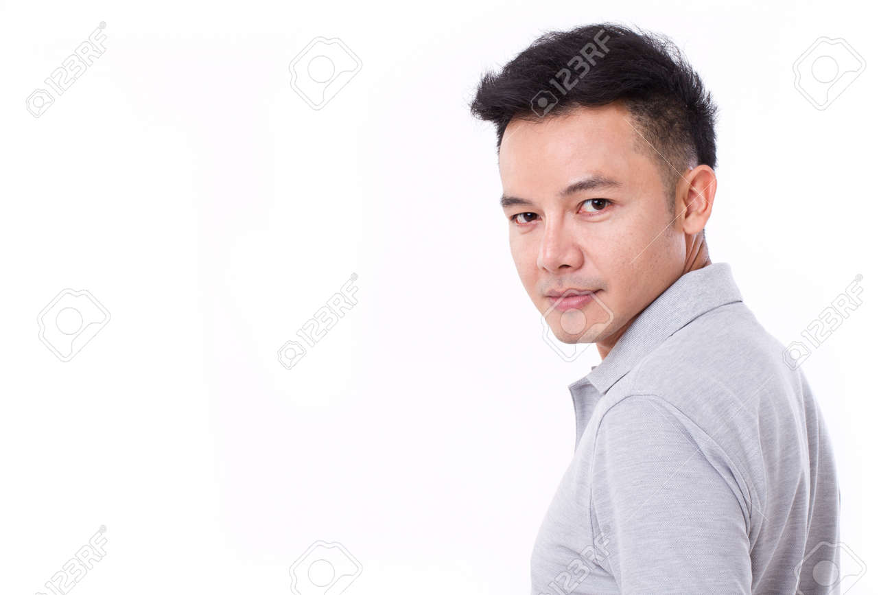 彼の肩越しに見ているアジア人男性の肖像画 の写真素材 画像素材 Image 彼の肩越しに見ているアジア人男性の肖像画 の写真素材 画像素材 Image