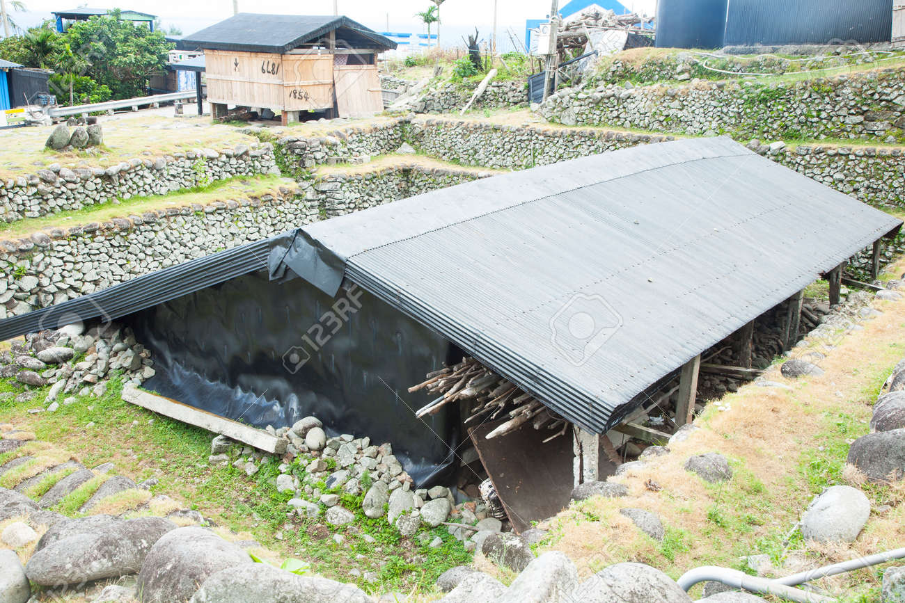 蘭嶼の地下の家 の写真素材 画像素材 Image