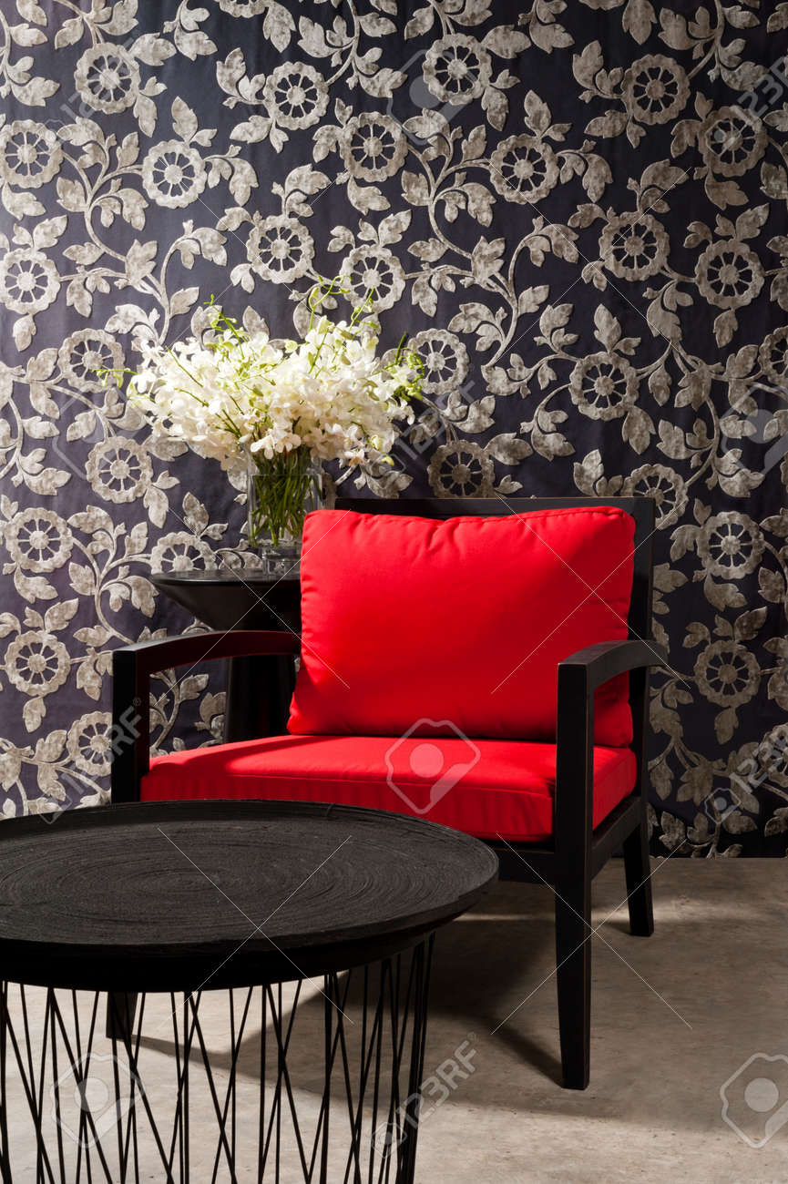 Negro Muebles Silla Roja Con La Decoracion De La Pared Elegante