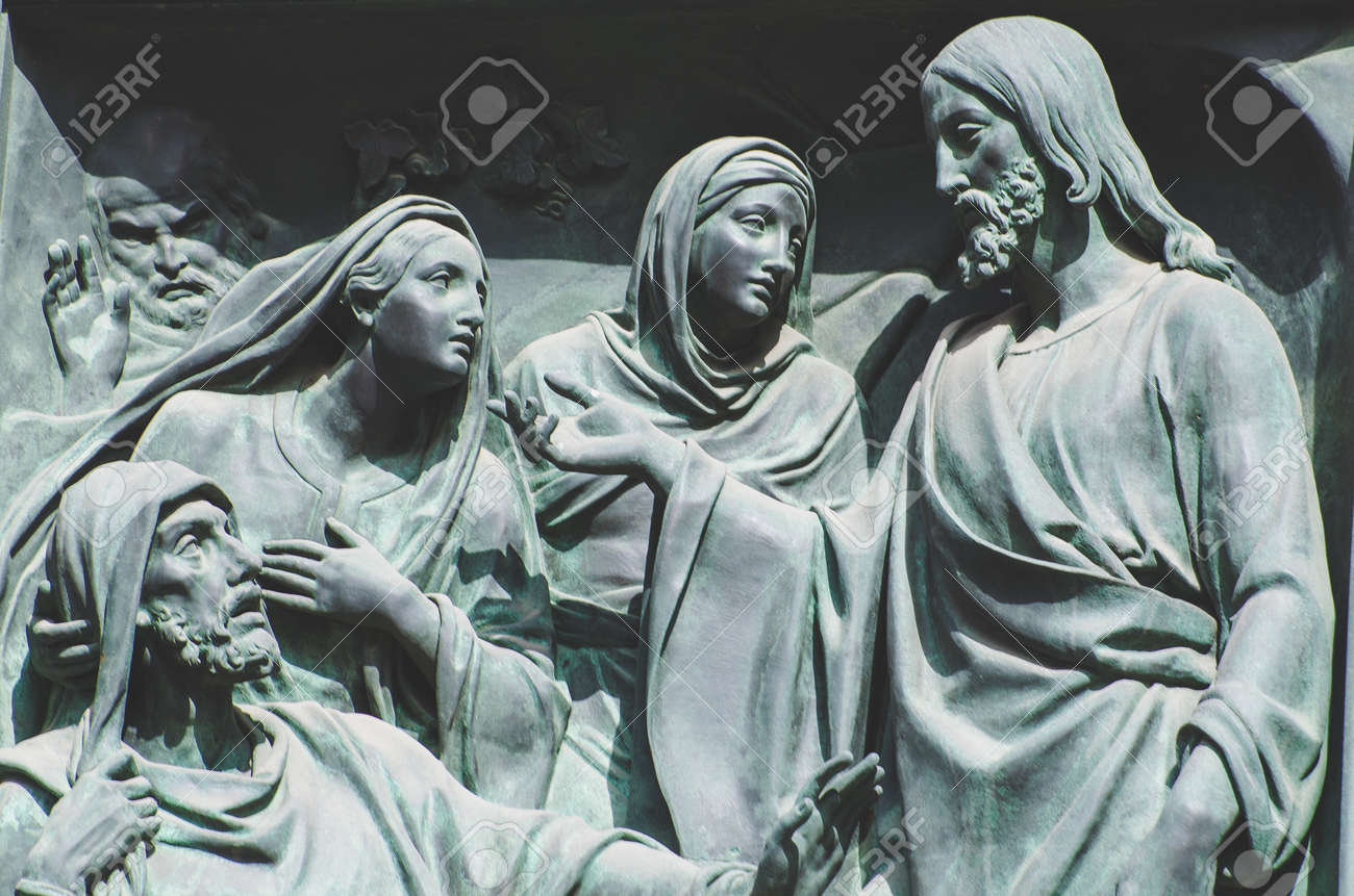 the last supper jesus the statue of a fresco painting on a stone