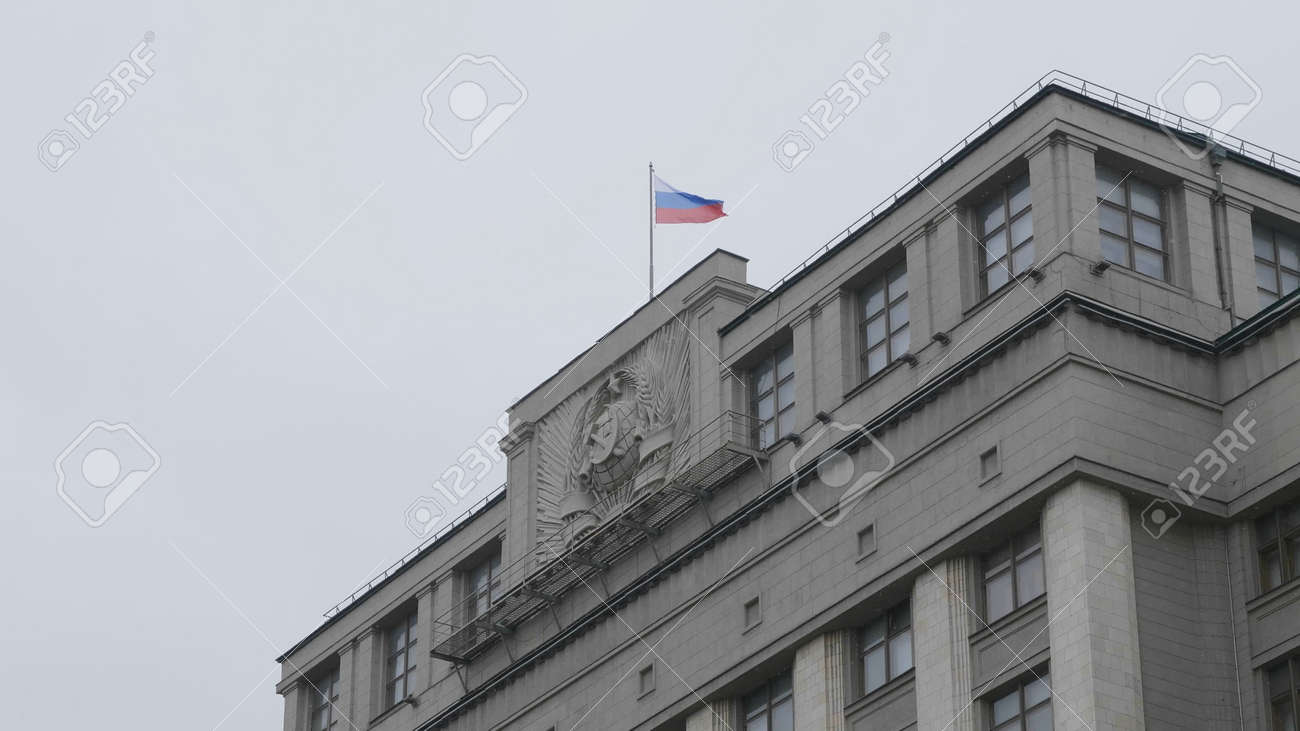 国家ドゥーマのファサード ロシア連邦の国会議事堂 モスクワ中心部のランドマーク の写真素材 画像素材 Image