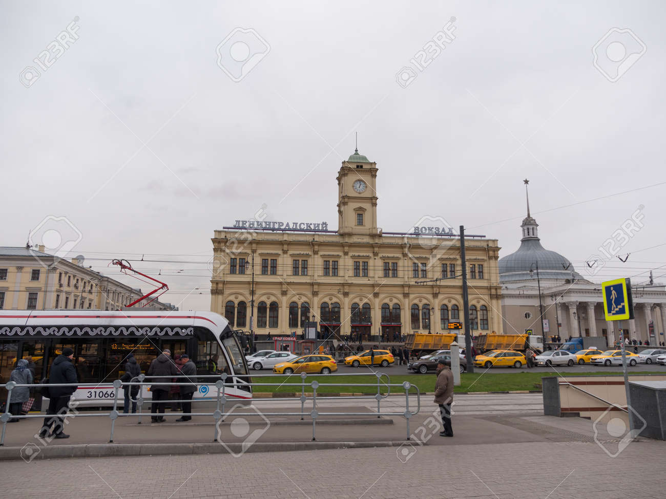How to get to the Leningrad station How to get to the Leningrad station