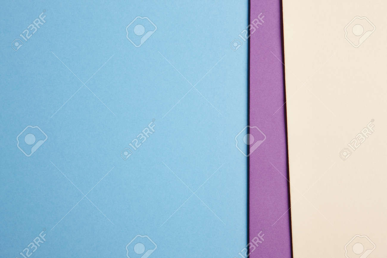 ブルー パープル ベージュ トーンの色の段ボール背景 領域をコピーします 水平方向 の写真素材 画像素材 Image