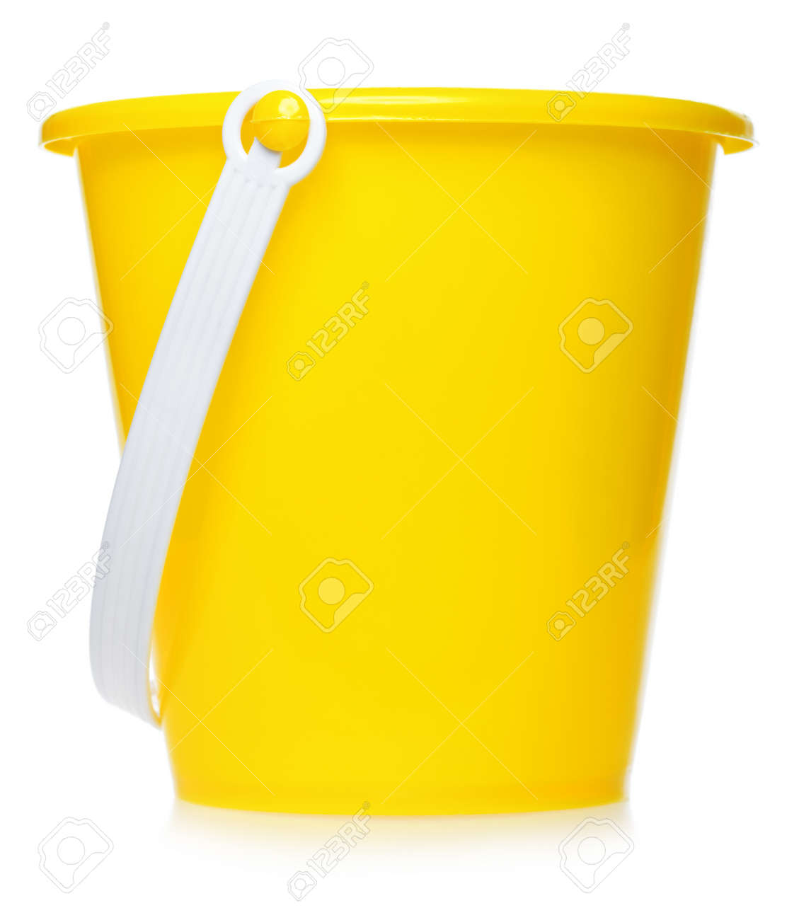 Gele Speelgoed Emmer Geïsoleerd Op Witte Achtergrond Gele Speelgoed Emmer Geïsoleerd Op Witte Achtergrond