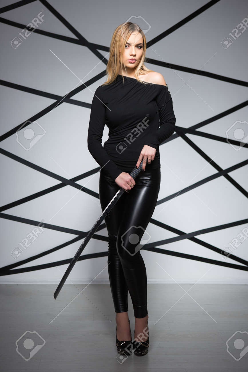 Schwarze Frauen in sexy Kleidern Schwarze Frauen in sexy Kleidern