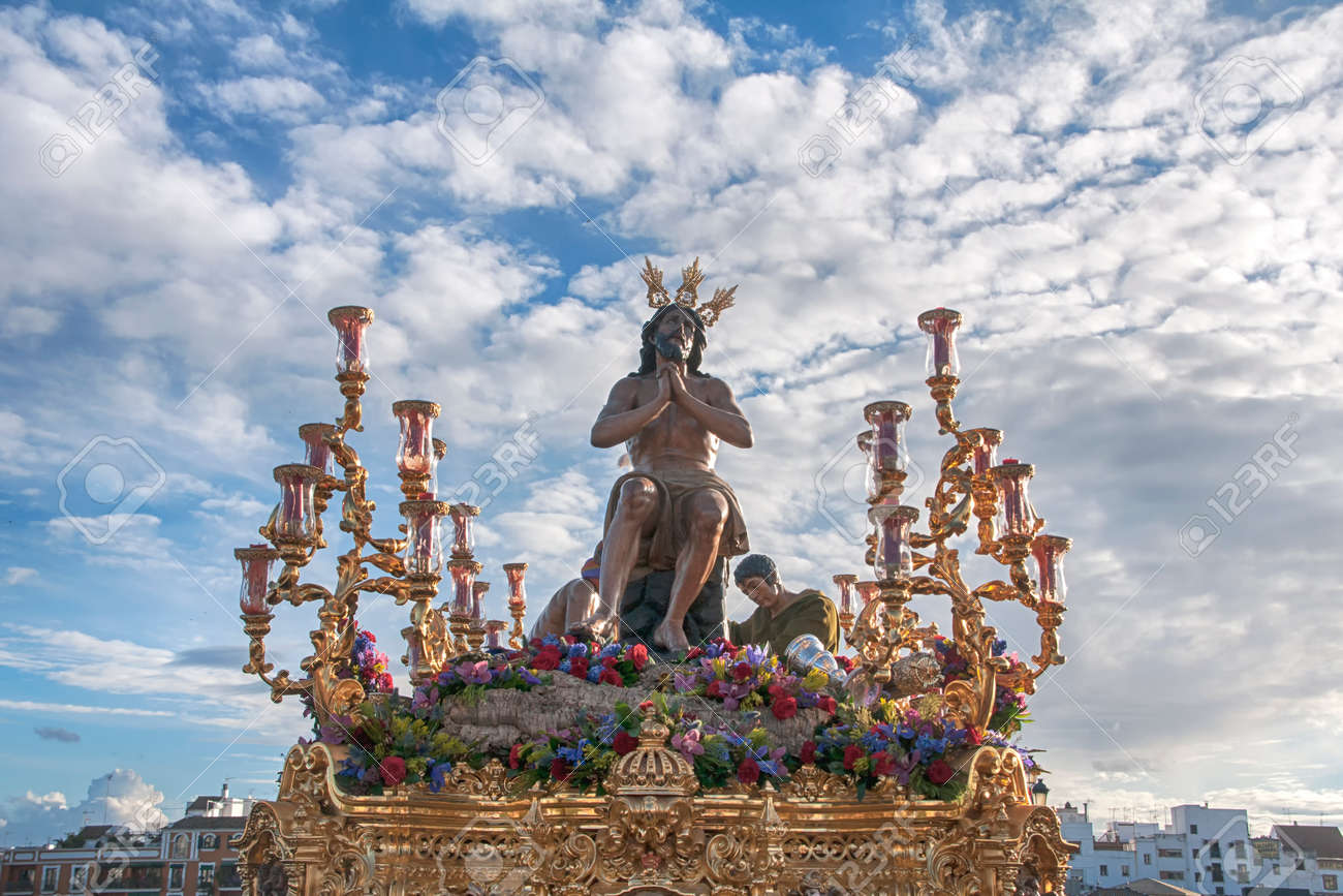 Horario e Itinerario de la Estrella en la Semana Santa de Sevilla 2023