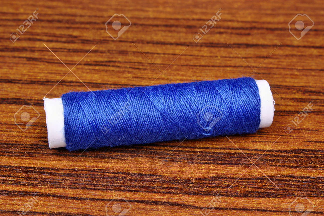 青い糸 の写真素材 画像素材 Image 青い糸 の写真素材 画像素材 Image