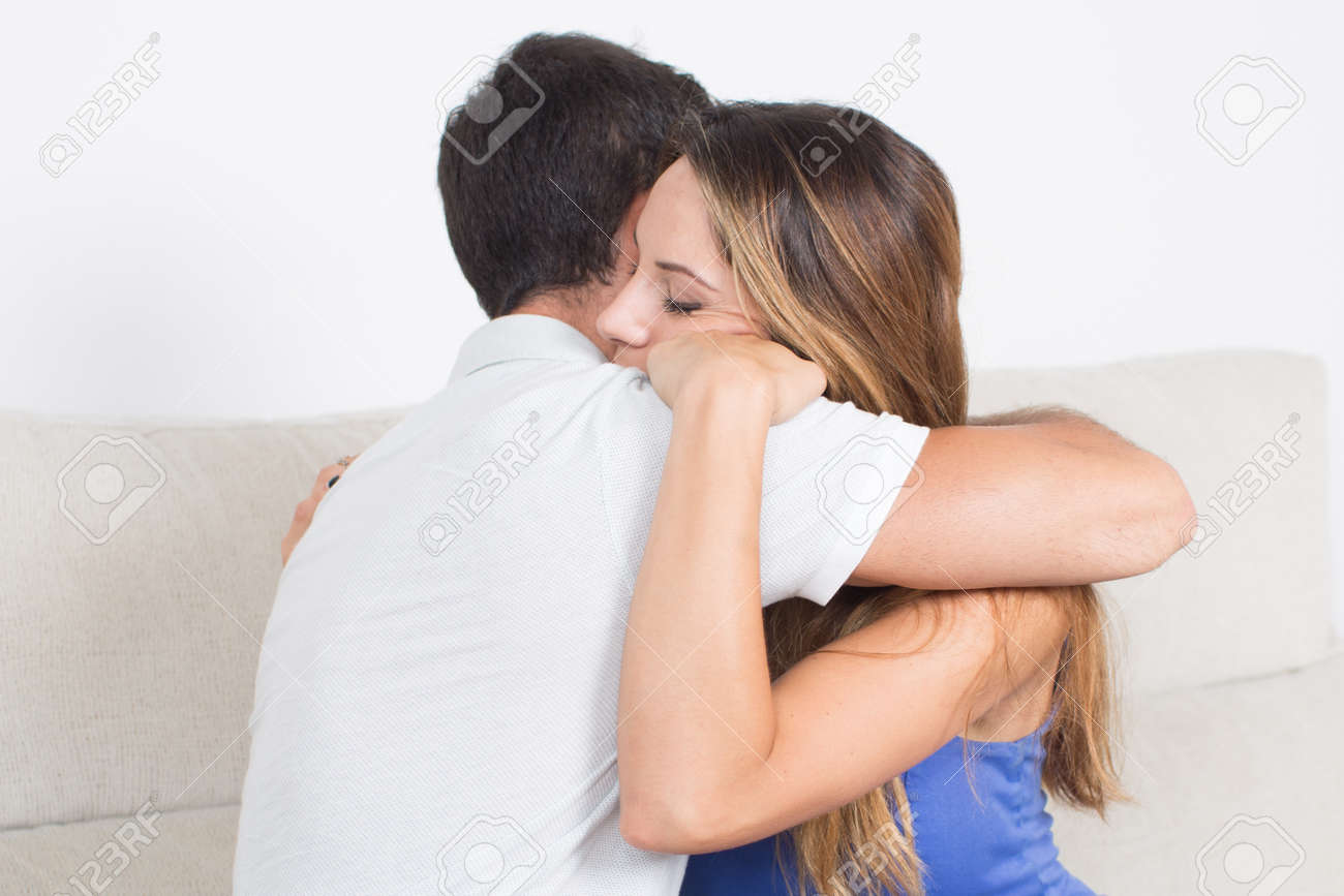 二人を抱擁します の写真素材 画像素材 Image