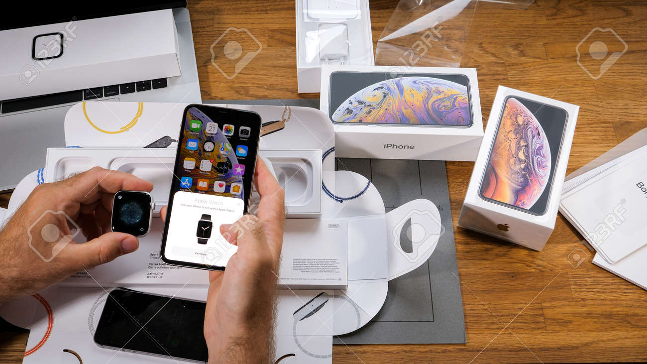 silver aluminum case seashell sport loop