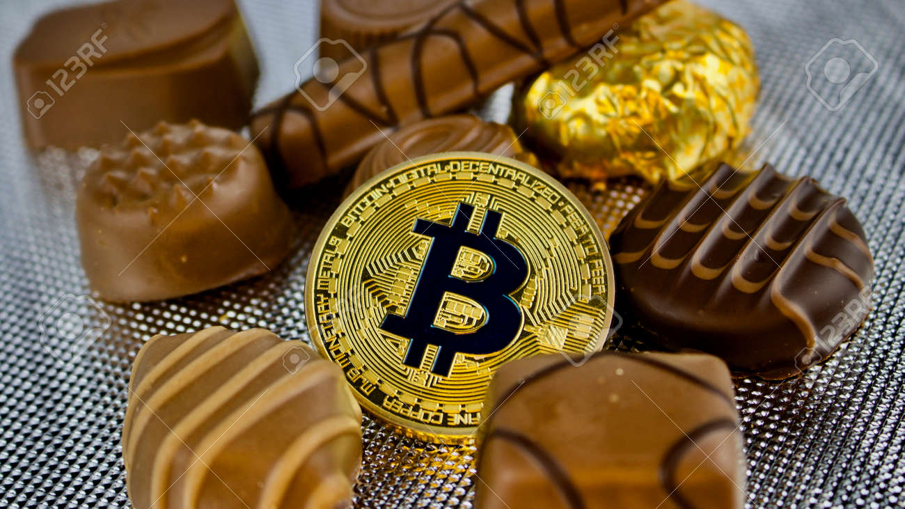 デジタル通貨物理金 Bitcoin コイン チョコレート。の写真素材・画像素材 Image 81601683