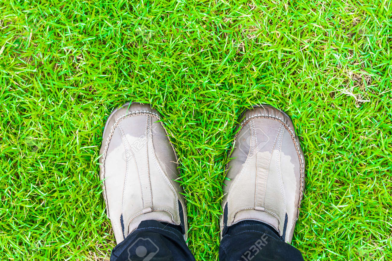 足と脚レザー靴の上から見たように ヴィンテージのプロセスでの Selfie の写真素材 画像素材 Image 5159