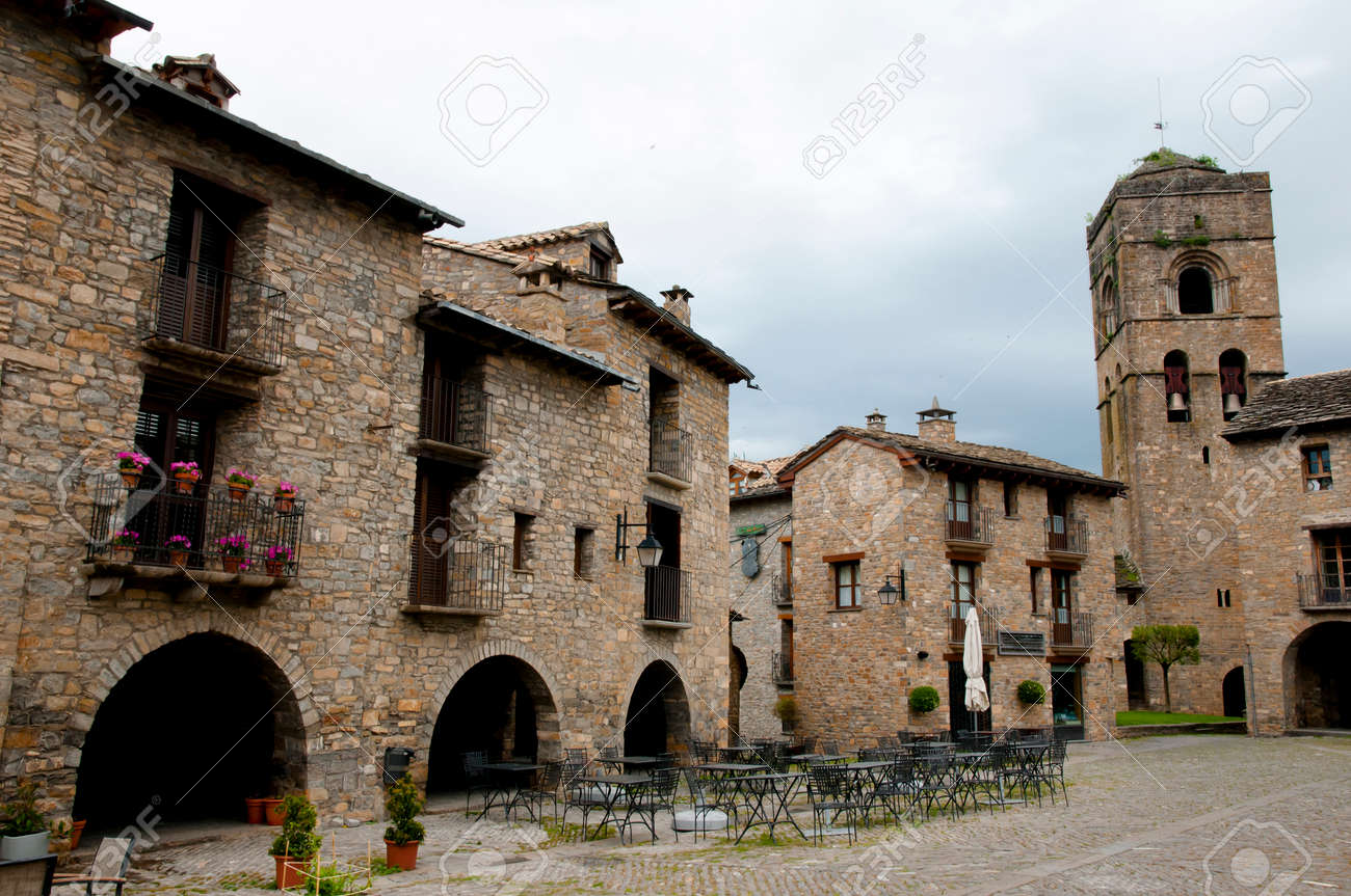 etiam-dictum-ipsum-a-felis