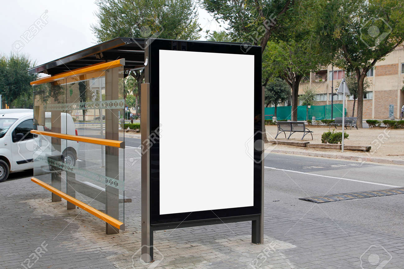 Unbelegte Anschlagtafel In Einer Bushaltestelle Fur Die Werbung An Der Strasse Lizenzfreie Fotos Bilder Und Stock Fotografie Image 4732