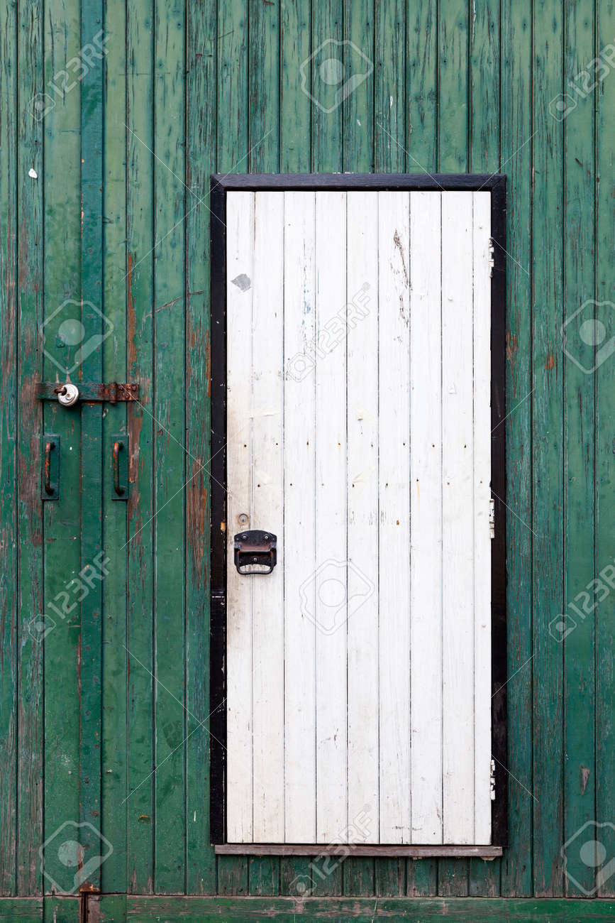 Kleine gruene tuer