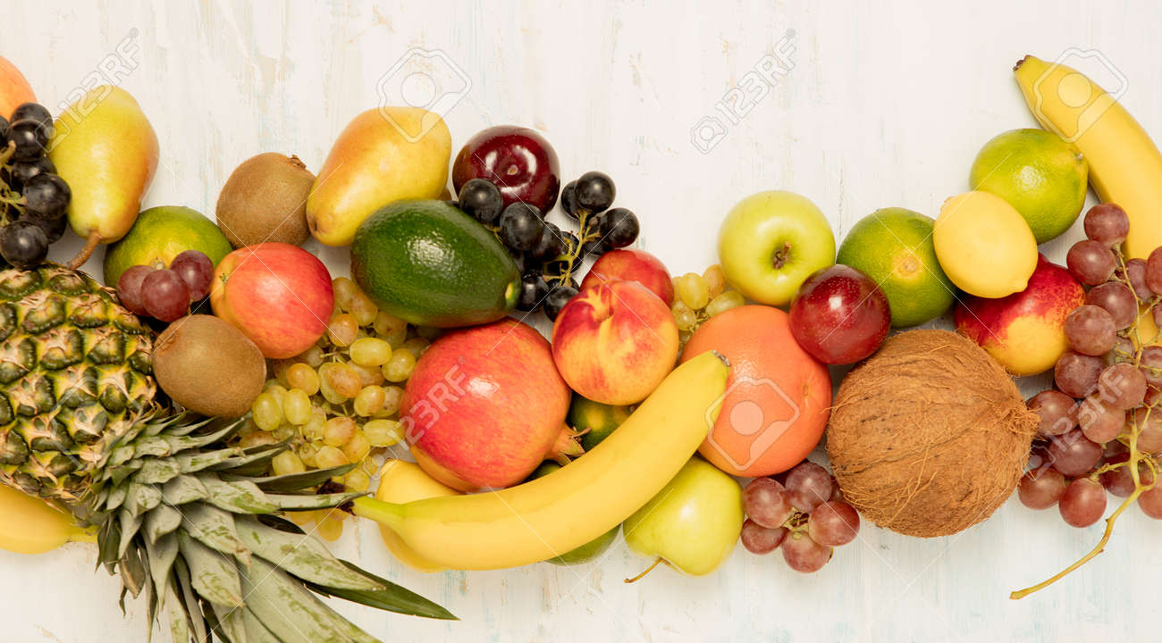 健康的なフルーツの背景 白と青ビンテージ木製テーブル 高解像度の製品でさまざまな果物のスタジオ写真 の写真素材 画像素材 Image 8775