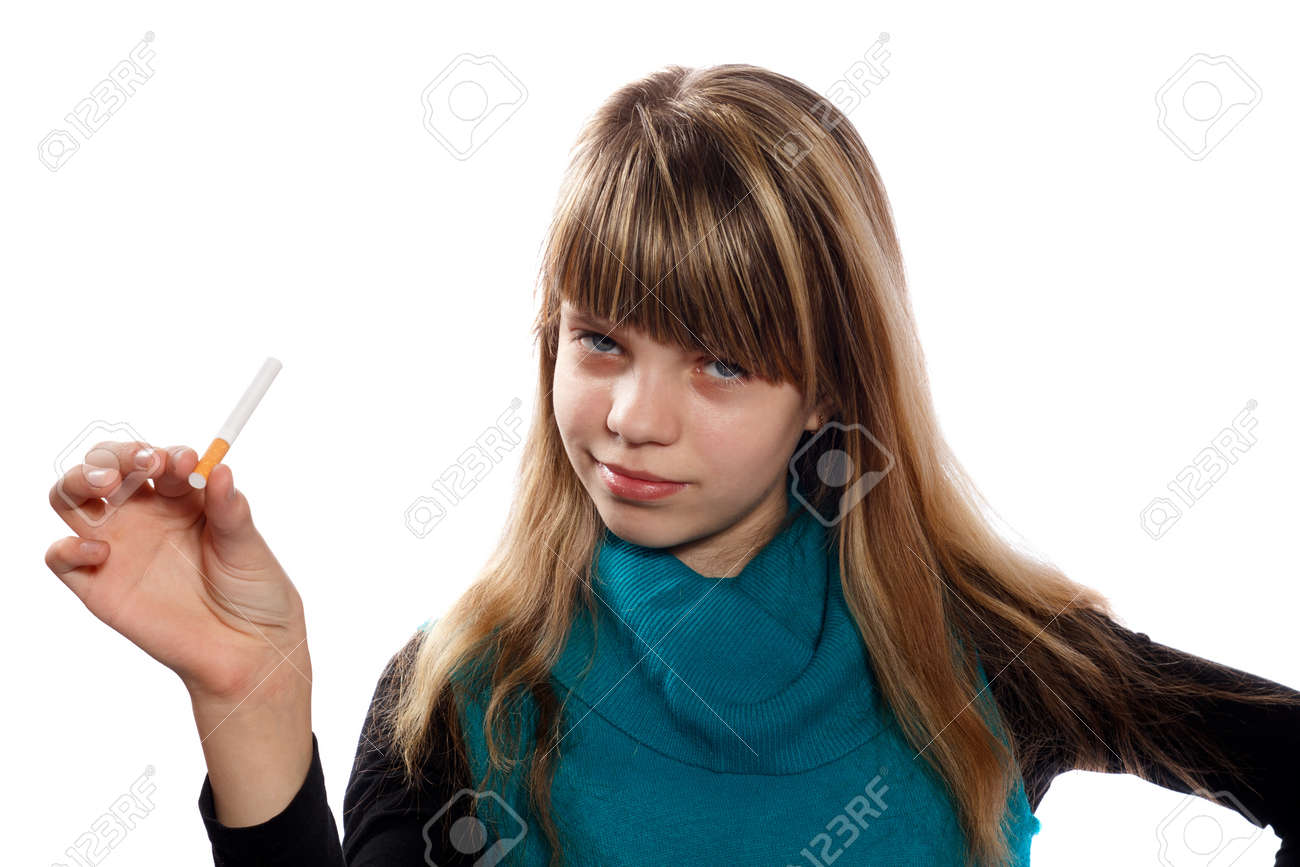 女の子は喫煙しない 10 代女の子は 白い背景の上のタバコを示しています の写真素材 画像素材 Image