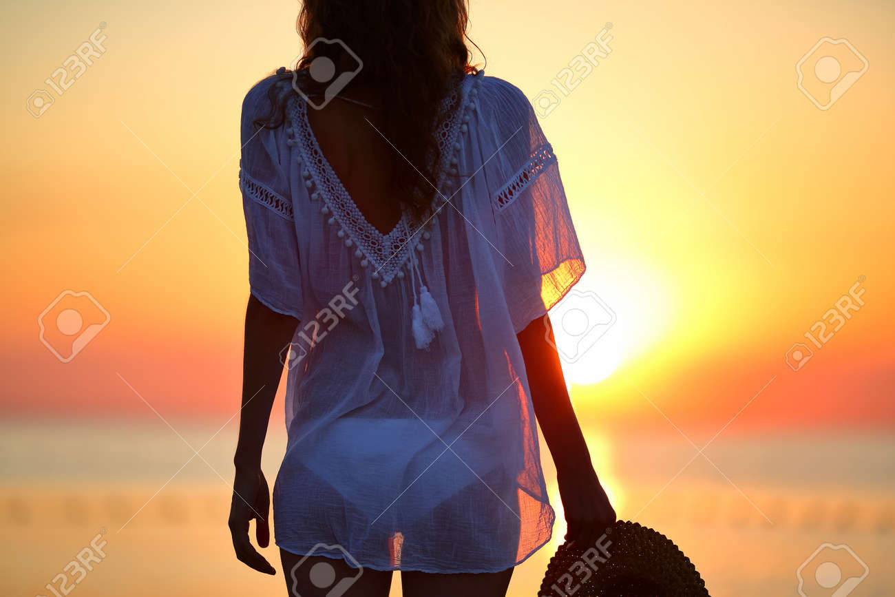 tunique transparente plage