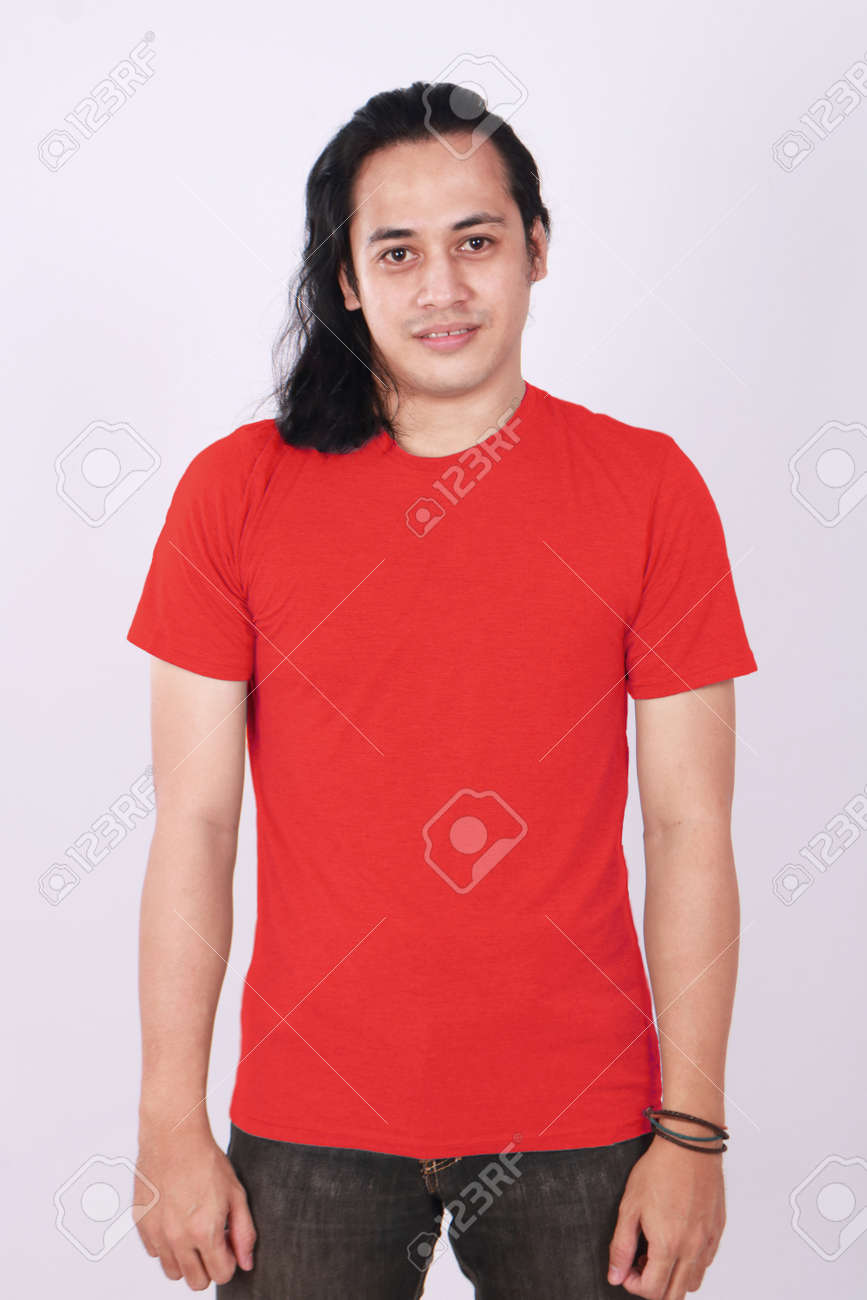 una camiseta roja