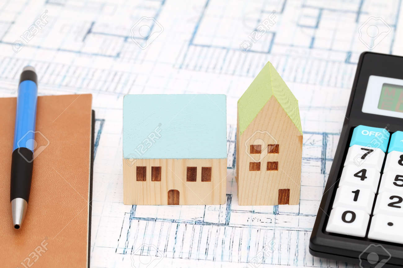 設計図 建設計画の家のミニチュア モデル の写真素材 画像素材 Image