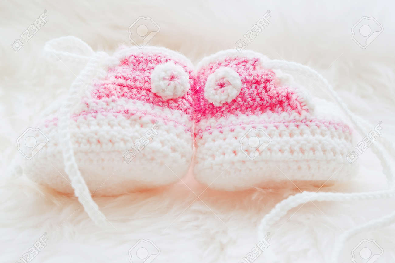 knitted baby sneakers