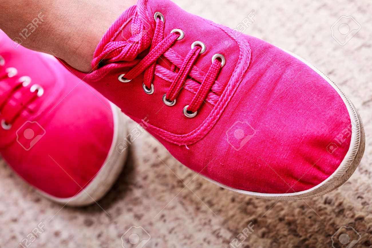 sport fashion shoes boots