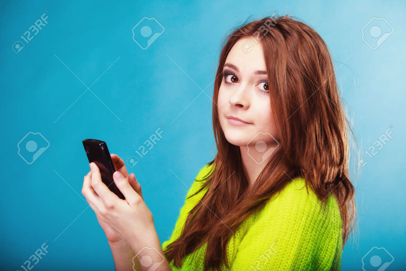 technology teens reading Hooks thru tits