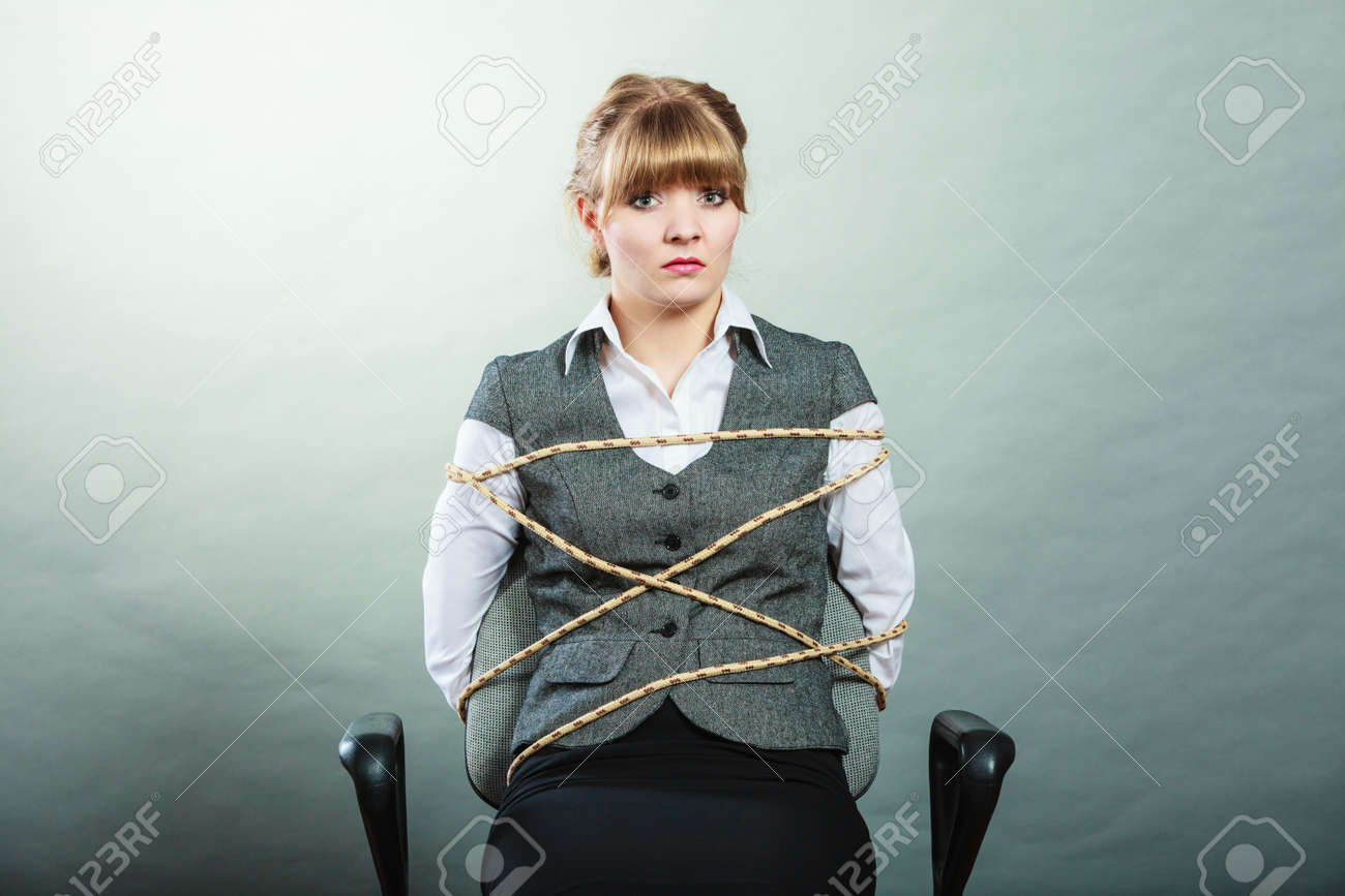 監禁女 