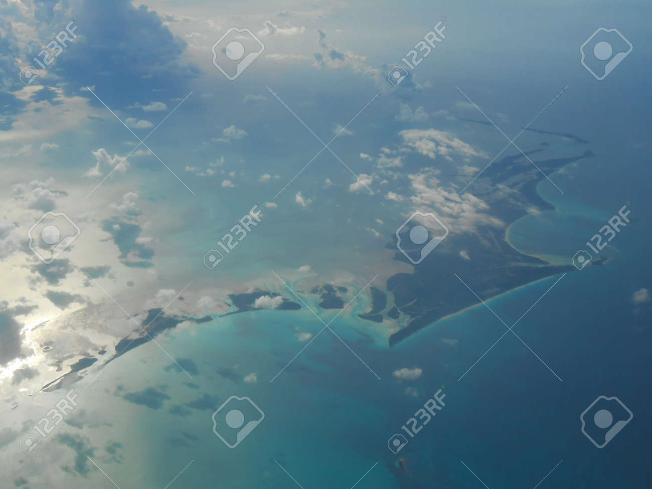 ナッソー最大の都市の空撮とコモンウェルス バハマ ニュープロビデンス島の商業の中心 の写真素材 画像素材 Image