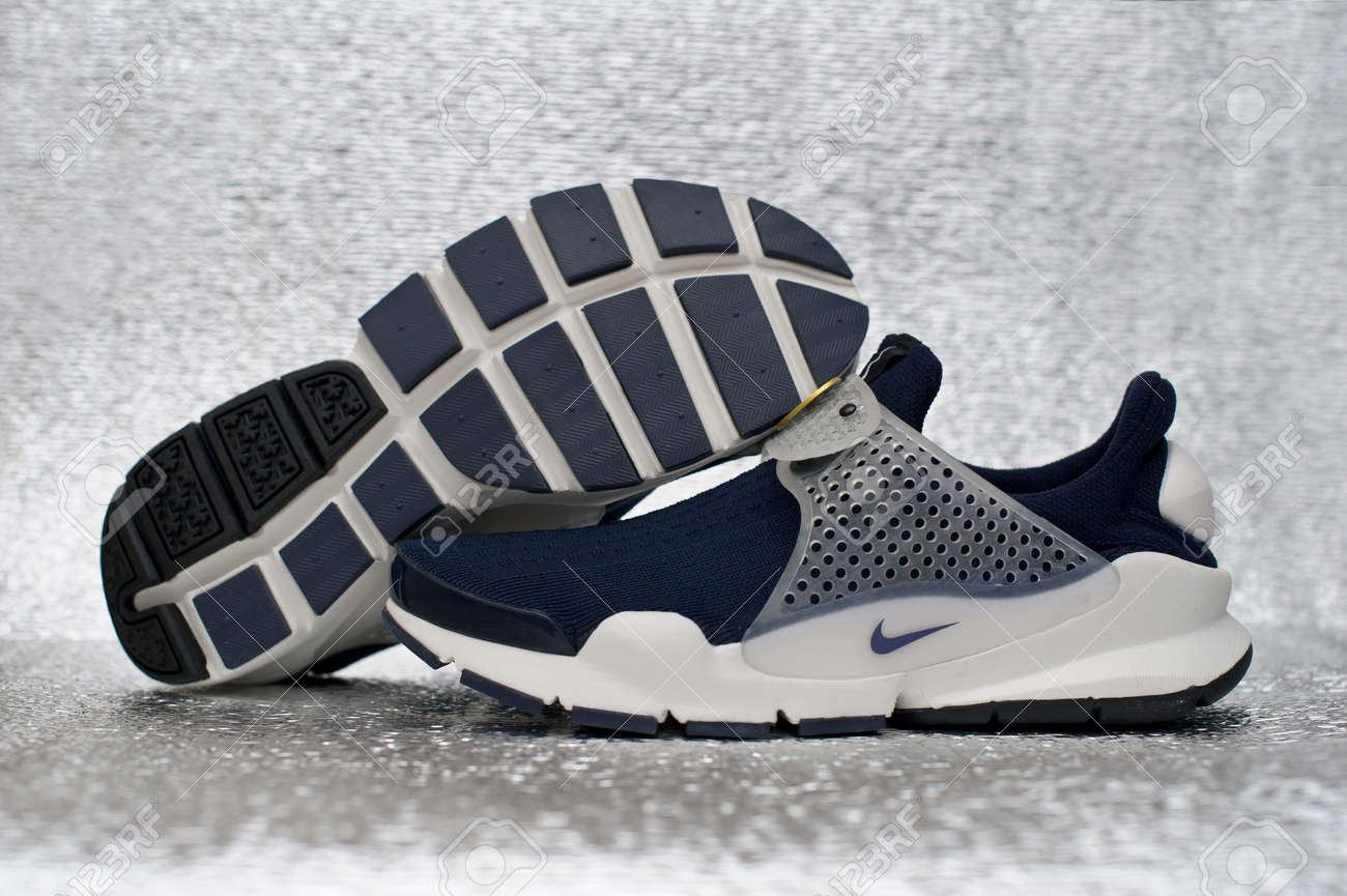 nike sock dart running shoes