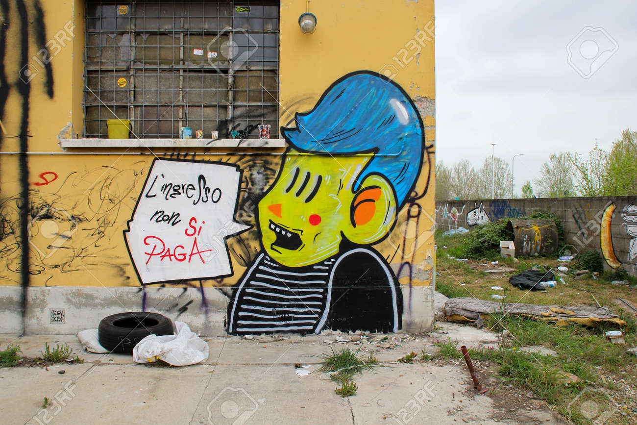 16 年 4 月 2 日 ボローニャ イタリア ストリート アート落書き描いたプロジェクト Rusco Ababdonade 工場の壁 の写真素材 画像素材 Image