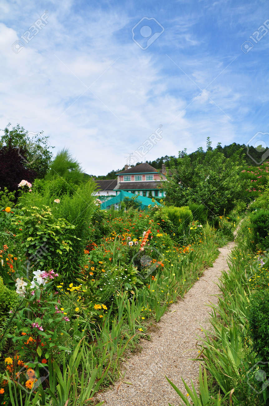 フランス ジヴェルニーのクロード モネの庭の表示 の写真素材 画像素材 Image