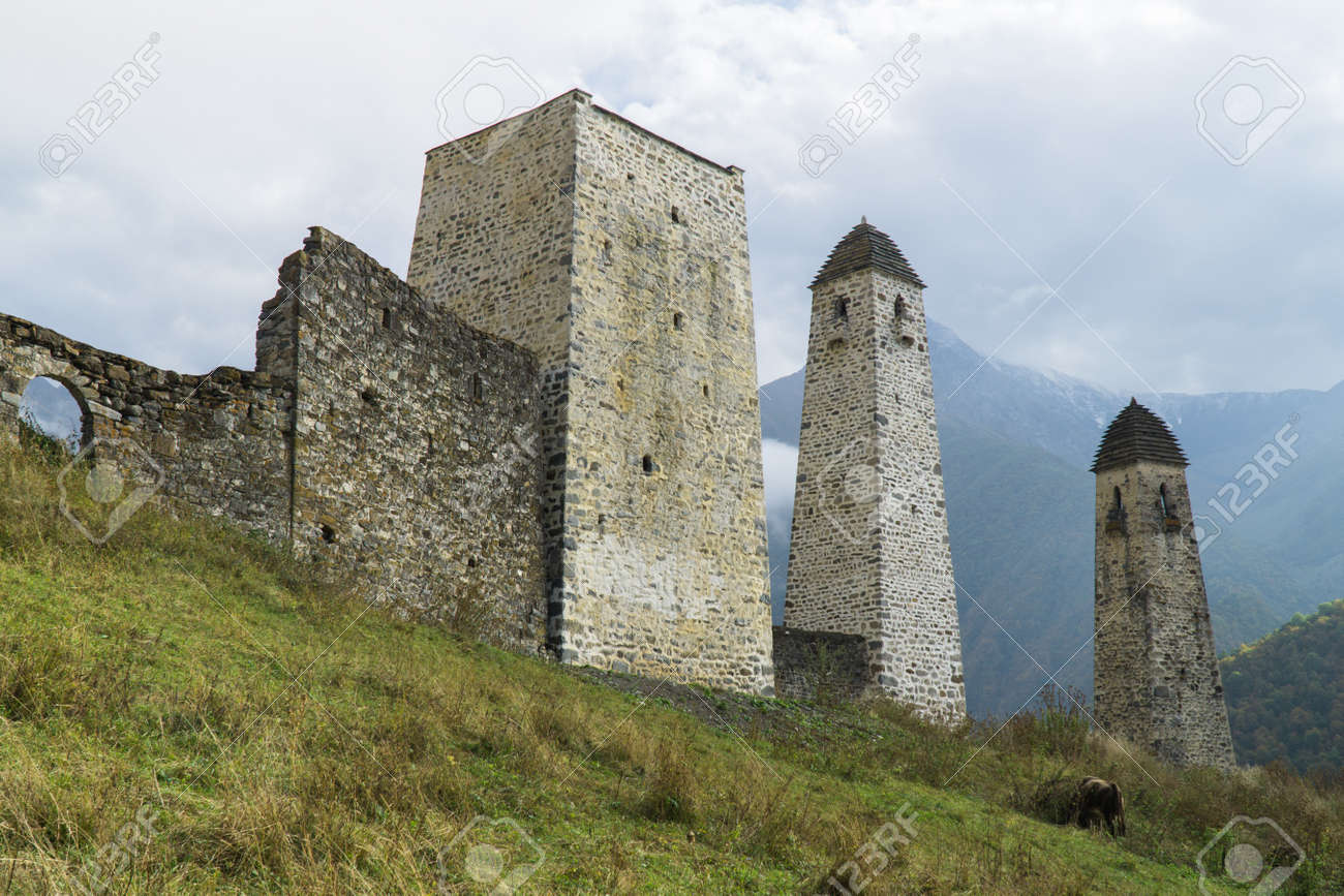 Battle towers Erzi in the Jeyrah gorge, Republic of Ingushetia - 77051692 Battle towers Erzi in the Jeyrah gorge, Republic of Ingushetia - 77051692