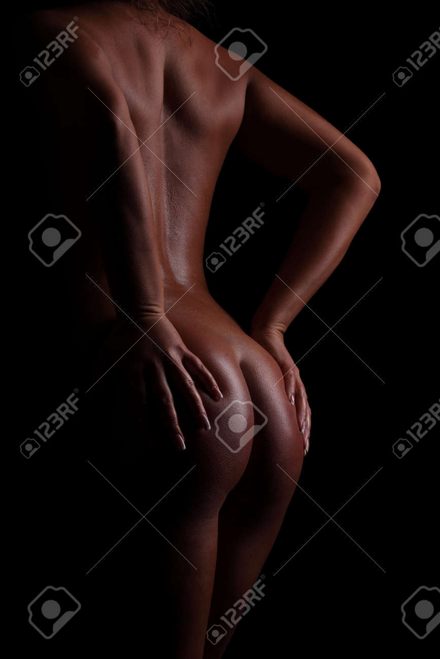 Mujeres Desnudas De Espalda Y Glúteos. Fotos, retratos, imágenes y  fotografía de archivo libres de derecho. Image 30965894