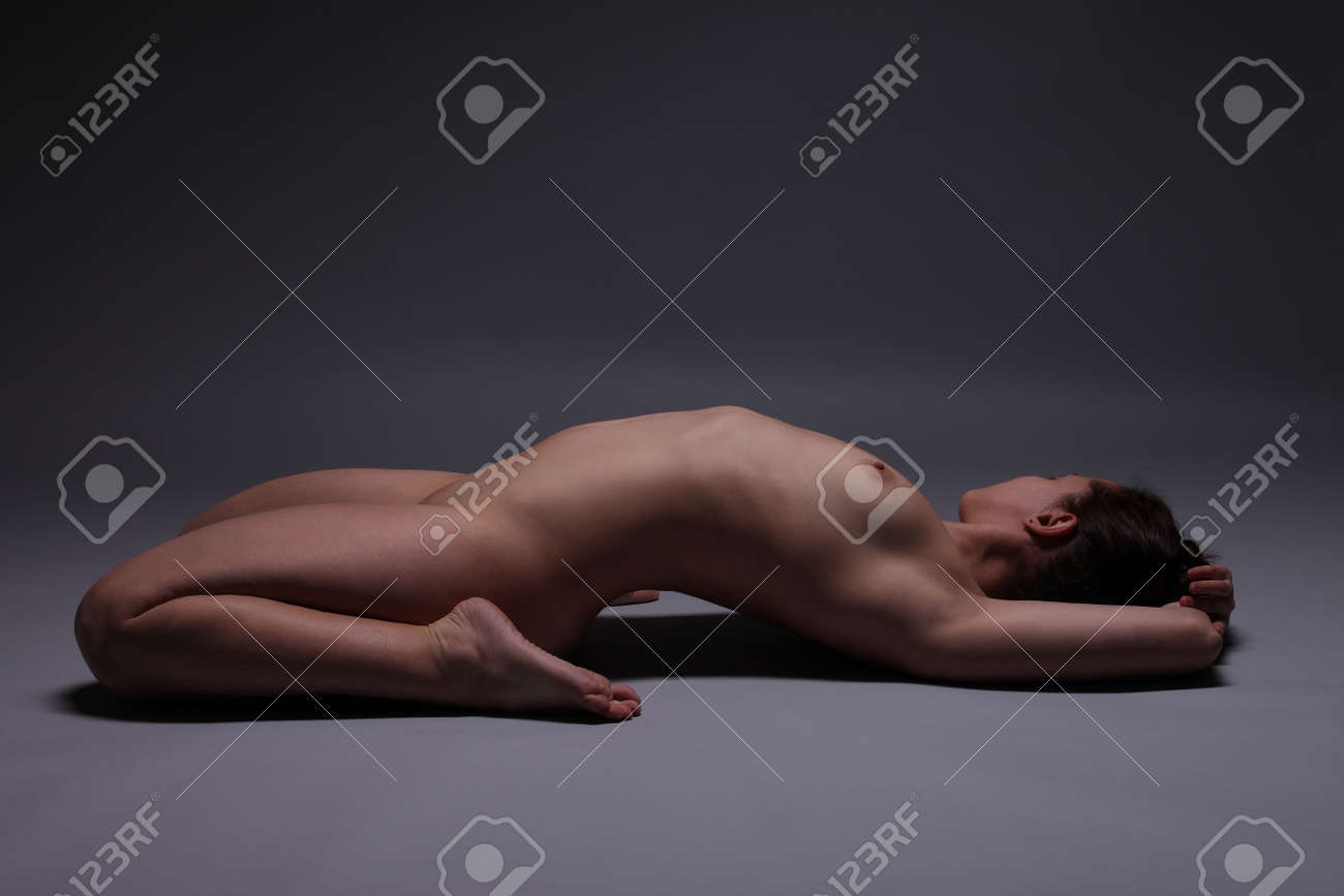 柔軟な女の子のヌード写真 の写真素材 画像素材 Image