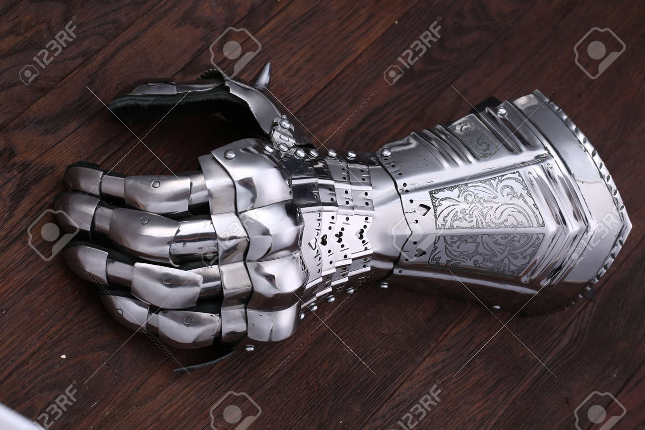 medieval armor gloves