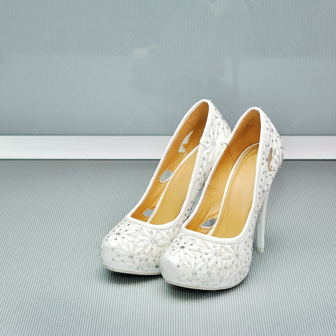 zapatos blancos de mujer