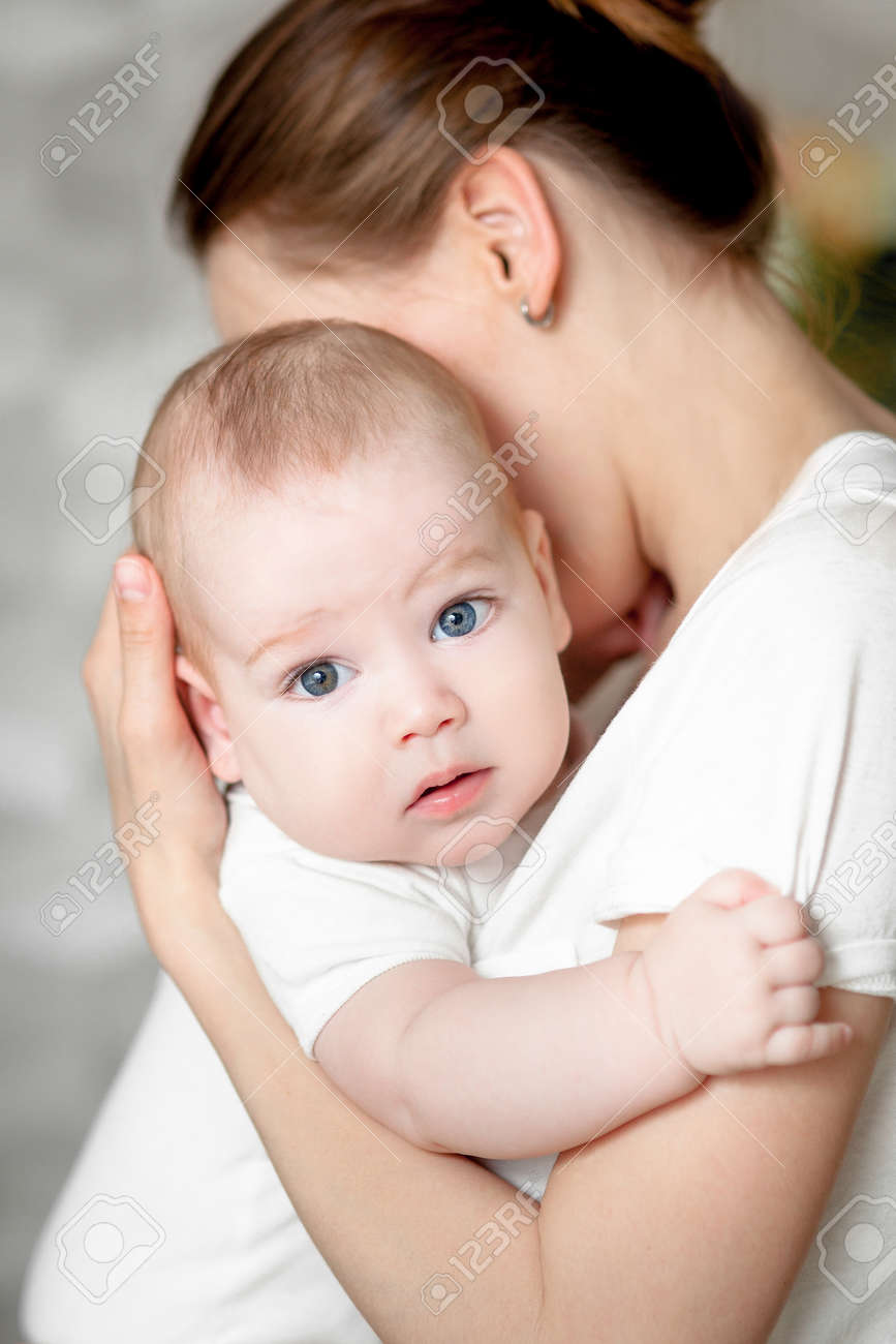 mom and newborn baby