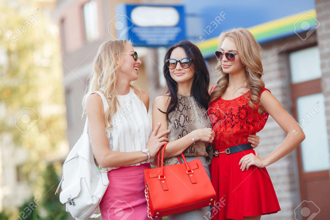 Two blondes and a brunette Watch me play with my dildos