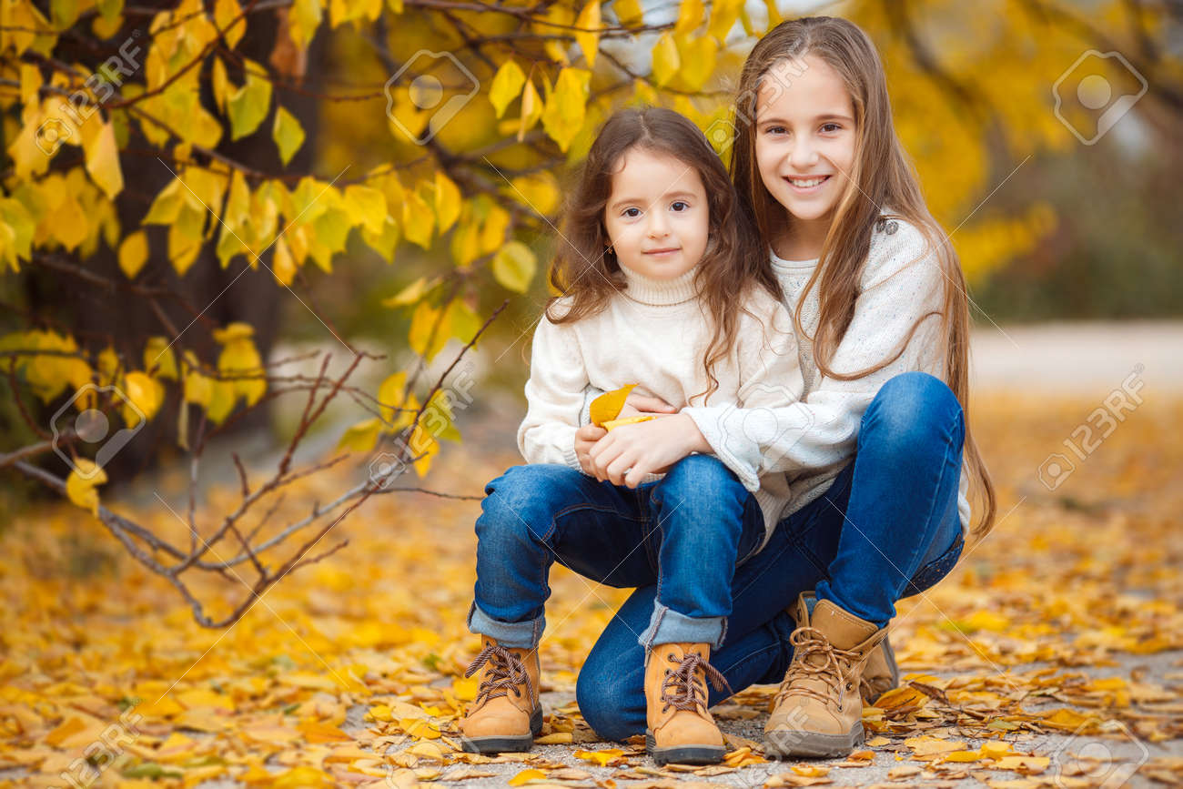 chicas dos hermanas