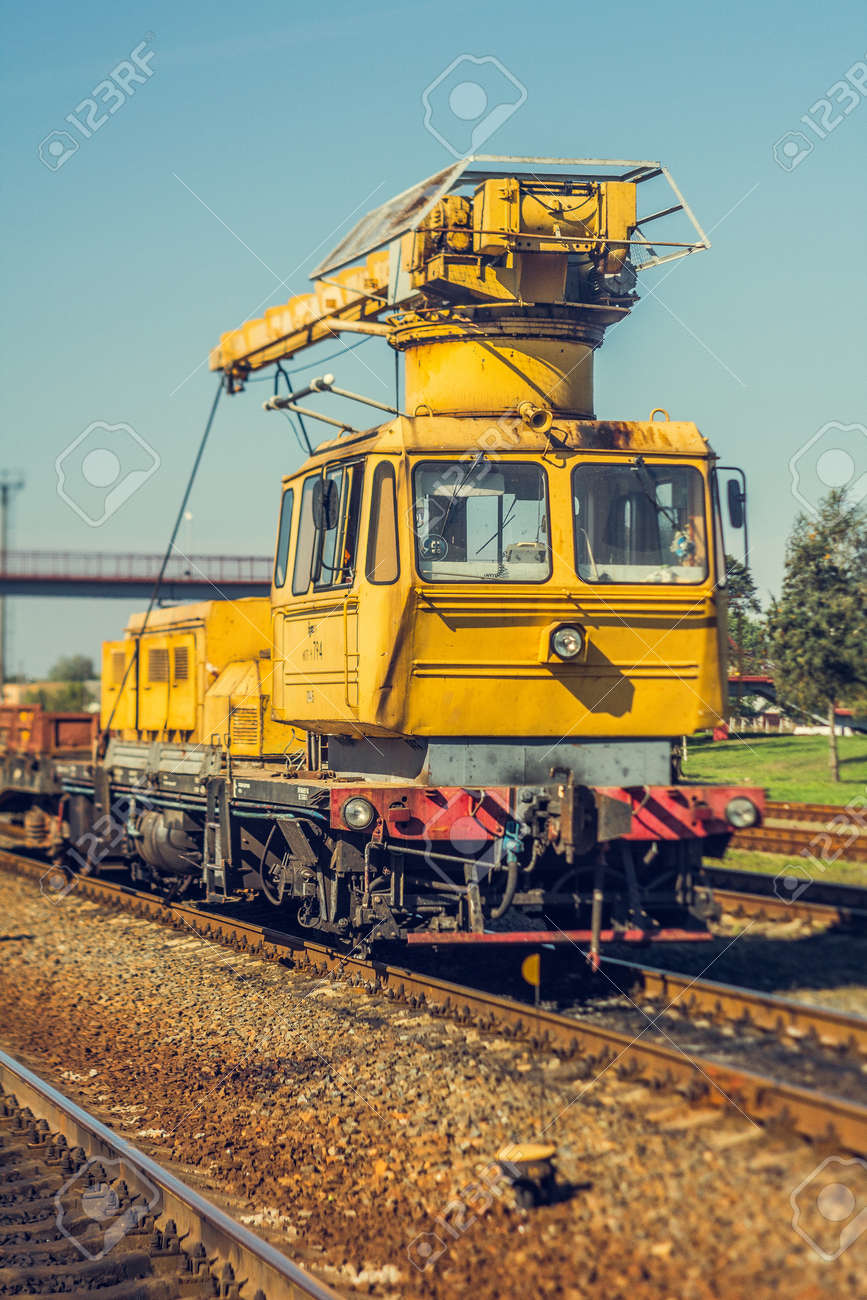 old railway crane track repair lizenzfreie fotos bilder und stock repair track